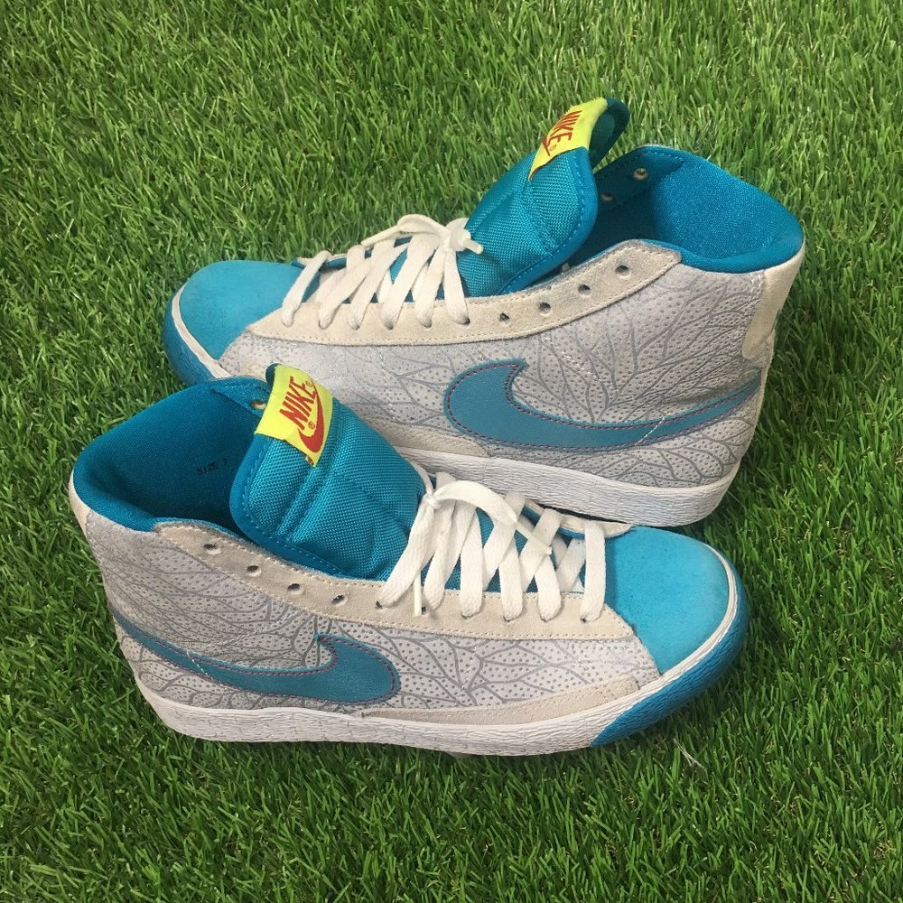 NIKE WOMENS BLAZER High Metallic Platinum sz 7